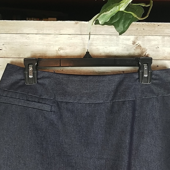 Merona, Denim pencil skirt with wide band, Sz 10 - Picture 5 of 8